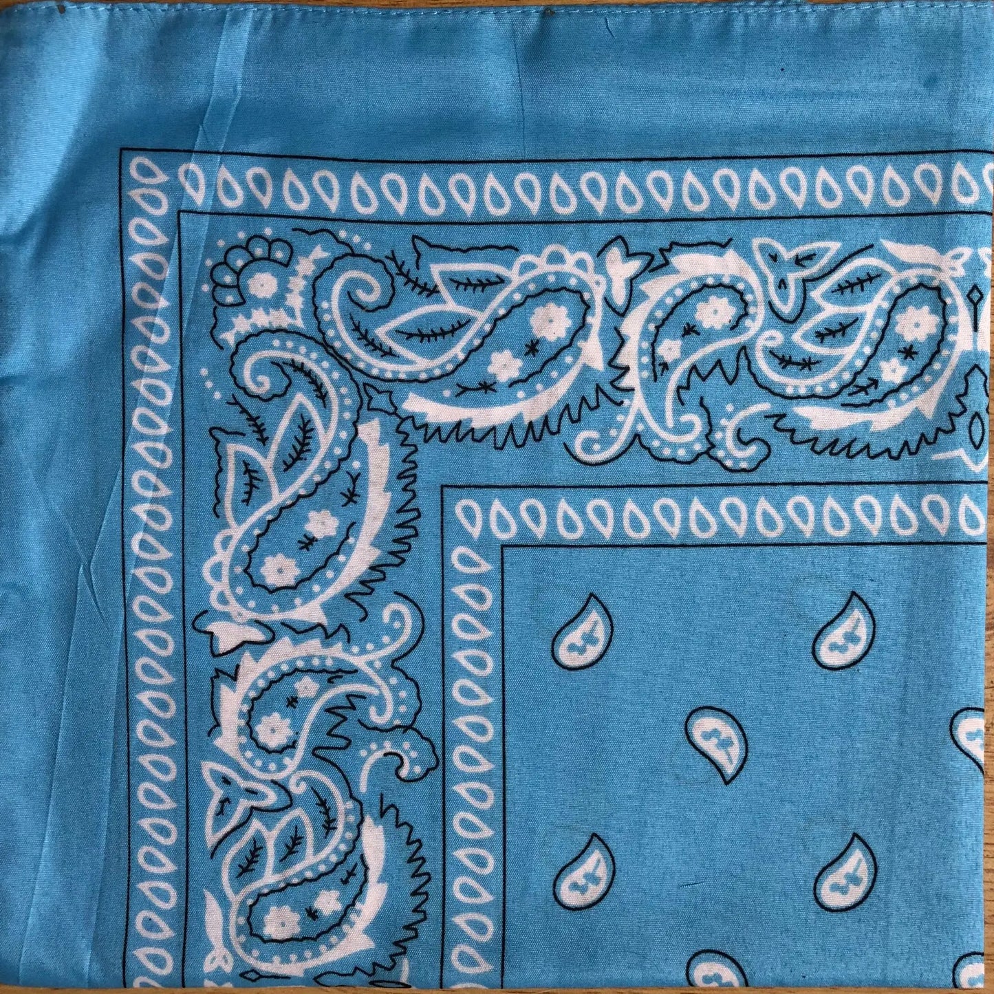 KARTEL KERCHIEF